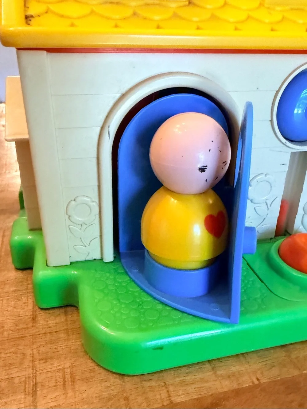 Fisher-Price Chunky Little People Vintage discovery cottage with boy and dog